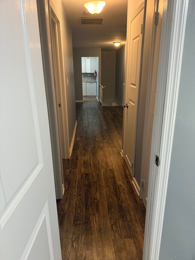 Building Photo - 478B Laurel Brook Dr