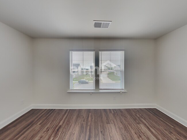 Building Photo - 405 Levon Ct