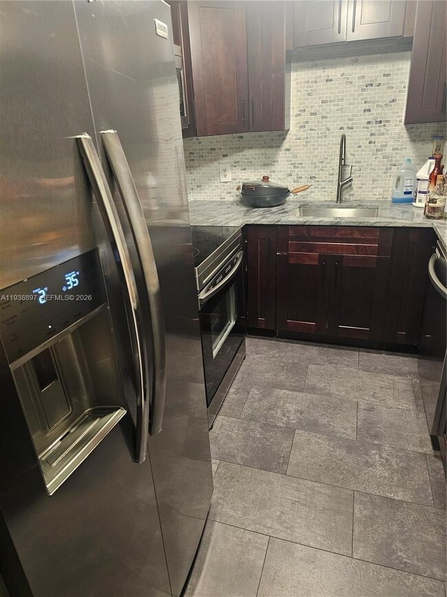 Building Photo - 5961 N Falls Cir Dr