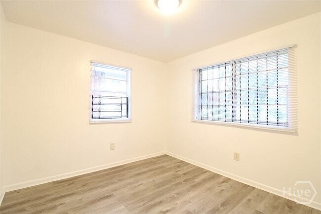 Building Photo - 1204 E Anderson St