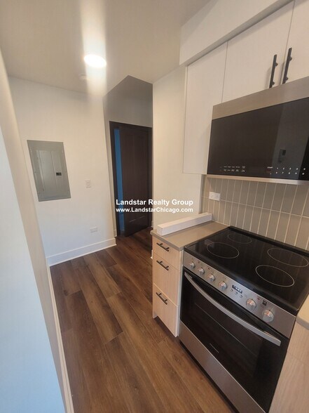 Building Photo - 1241 Chicago Ave