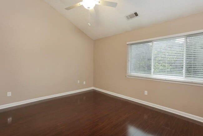 Building Photo - 3087 Balearic Dr SE