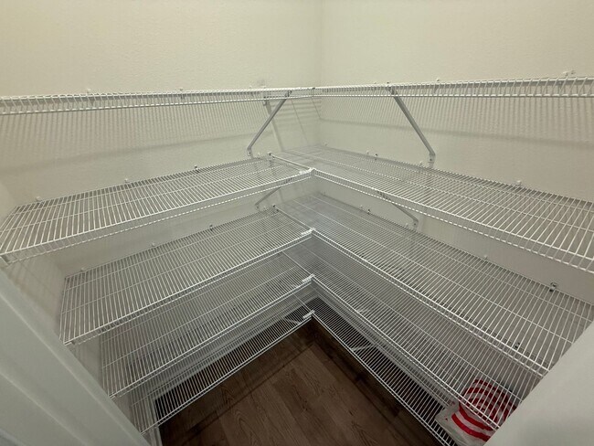 Building Photo - Free Wi-Fi for the first year! 4 Bed/2 Bat...