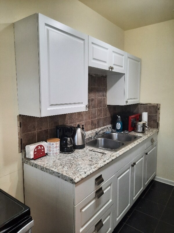 Building Photo - 512 Phoenix Ave