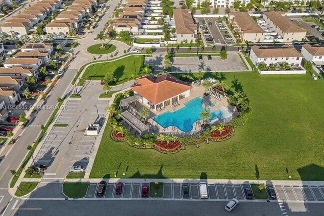 Building Photo - 3326 W 112th St