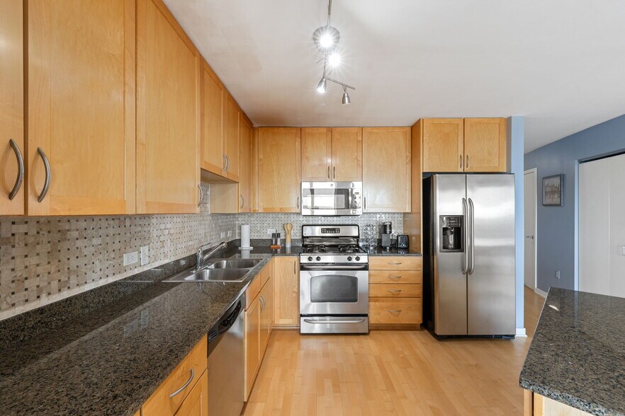 Updated Kitchen - 929 Portland Ave