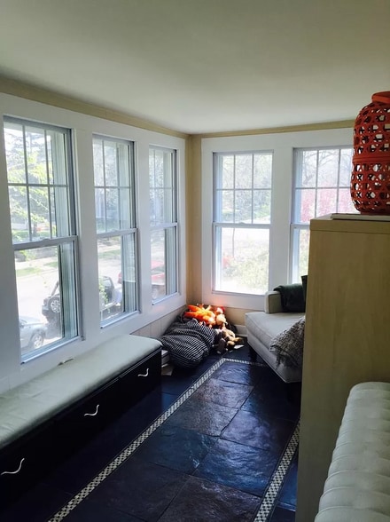 Unit 2 - 4538 Wentworth Ave
