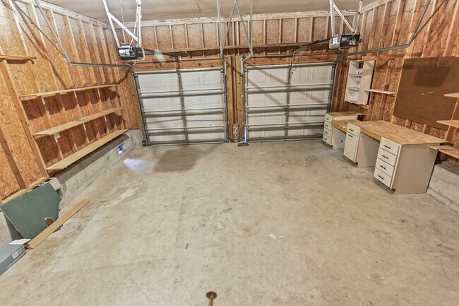 Building Photo - 115 Revolution Dr