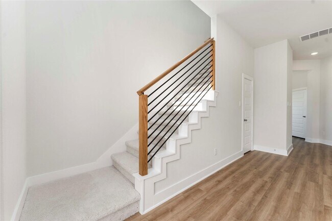 Building Photo - 13437 Sun Cay Dr