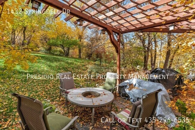 Building Photo - 1432 Spring Dell Dr