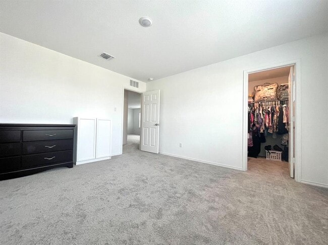 Building Photo - 148 Bennington Dr