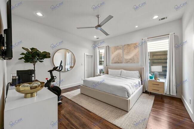 Building Photo - 1831 Euclid Ave