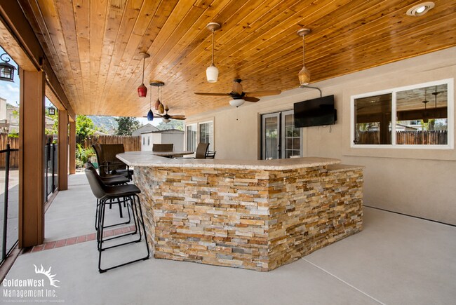 Building Photo - Bright & Spacious 4Bdm and 3Ba Home in Escondido!