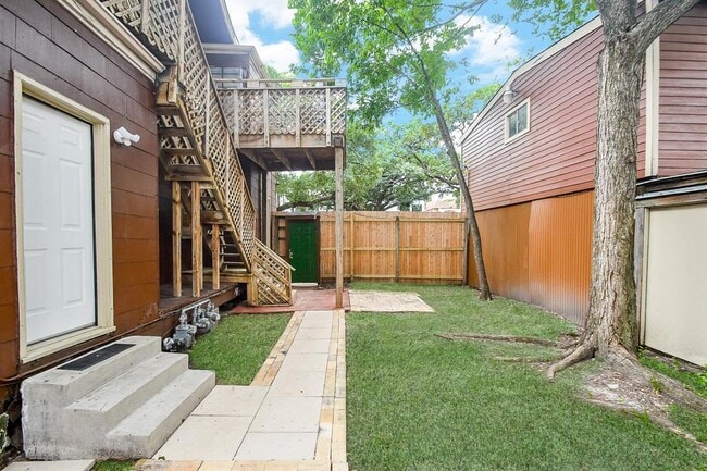 Building Photo - 4416 Mt Vernon St