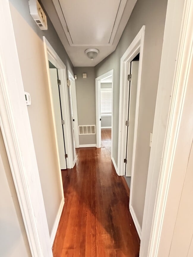 Building Photo - 159 Redwood Ct