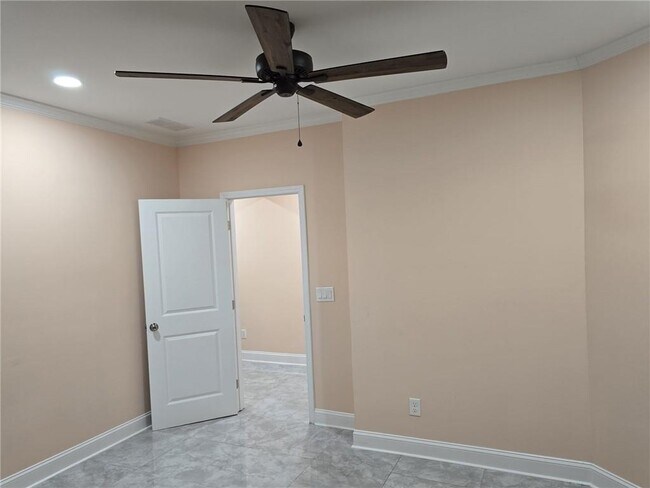 Building Photo - 6850 Rocking Horse Ln