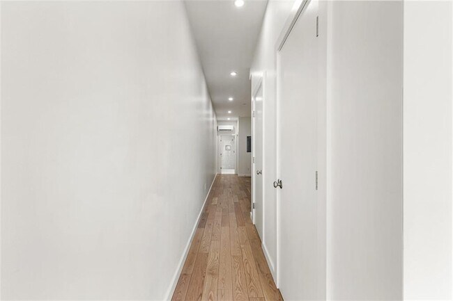 Building Photo - 71 Richmond St