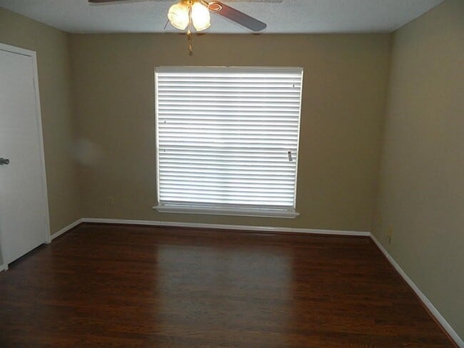 Building Photo - 2120 El Paseo St