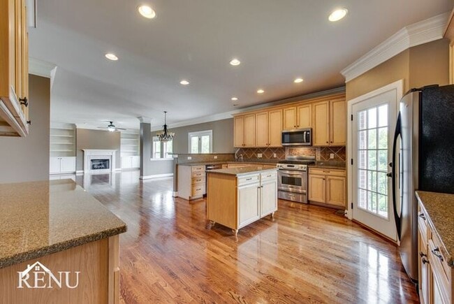 Building Photo - 1338 Sweetwater Dr