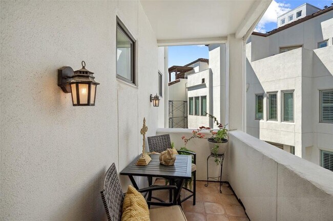 Building Photo - 5231 Calle Montilla Pl