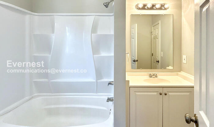 Building Photo - 679 Smith St SW