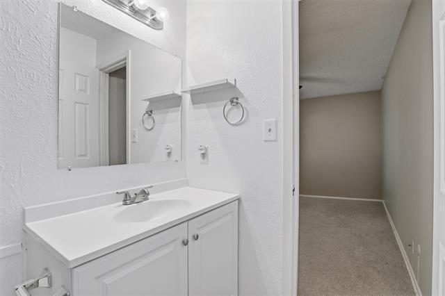 Building Photo - 6811 Trail Lake Dr