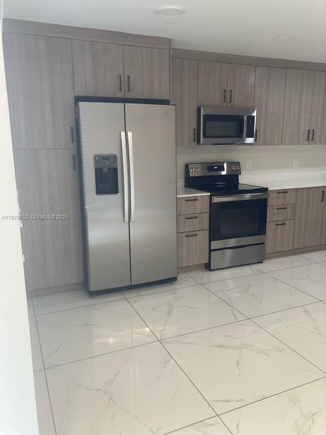 Building Photo - 25767 SW 144th Ave