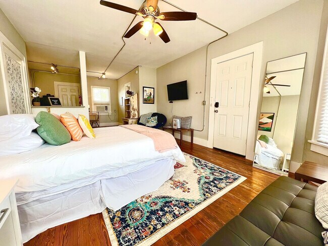 Building Photo - 304 Power St