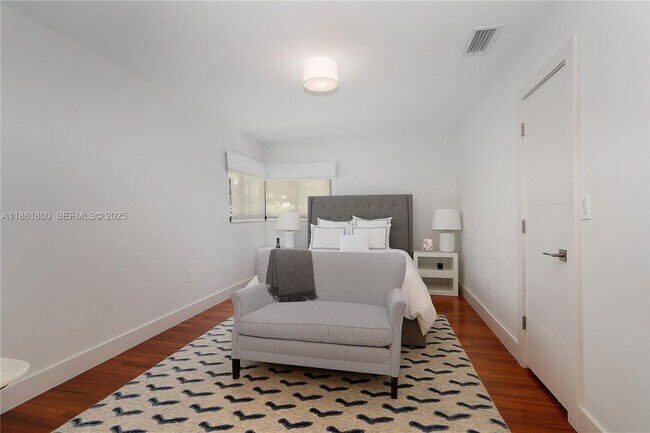 Building Photo - 7322 Vistalmar St