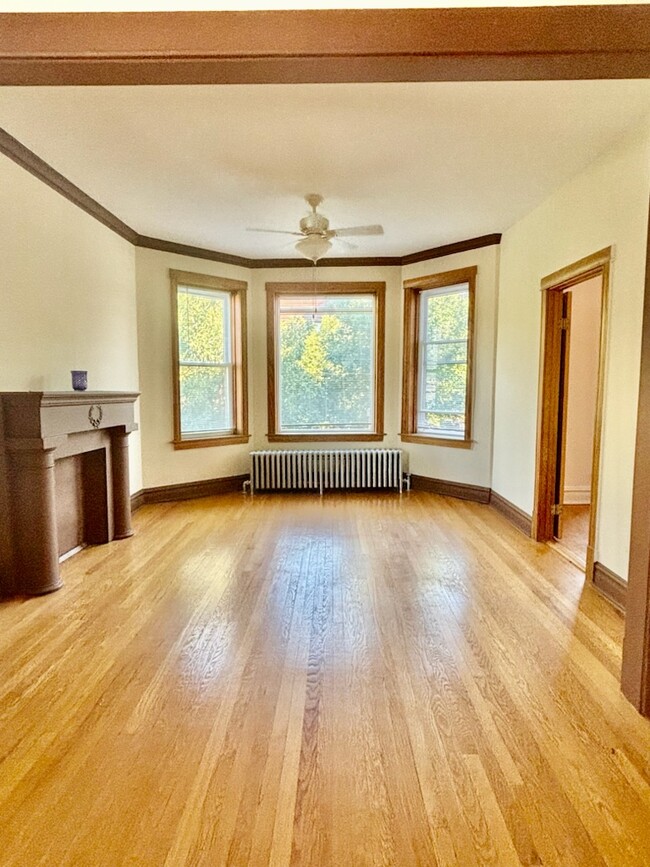 Living Room - 3741 W Wrightwood Ave