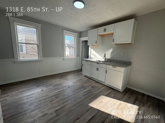 Building Photo - 1318 E 85th St