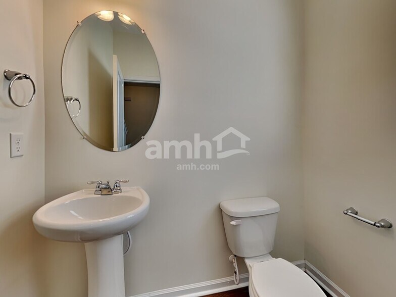 Building Photo - 136 Orion Way