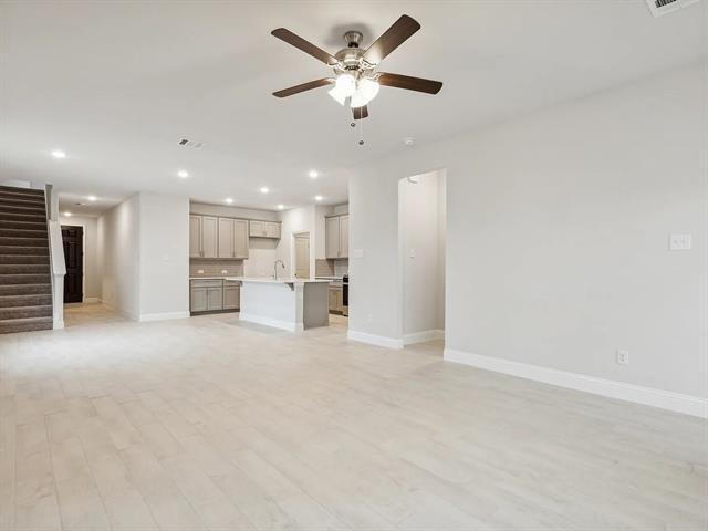 Building Photo - 733 Santa Lucia Dr