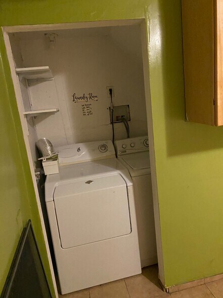 Building Photo - 775 S Leyden St