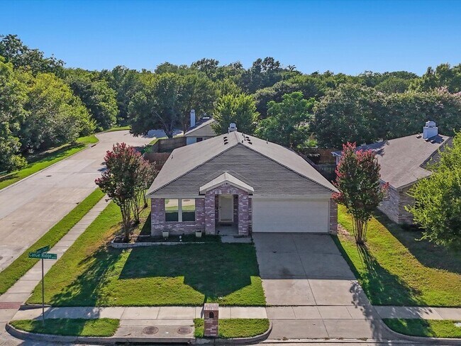 Primary Photo - 8212 Canoe Ridge Ln