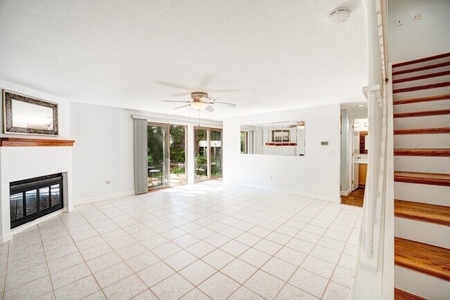 Building Photo - 522 Tumbling Hawk