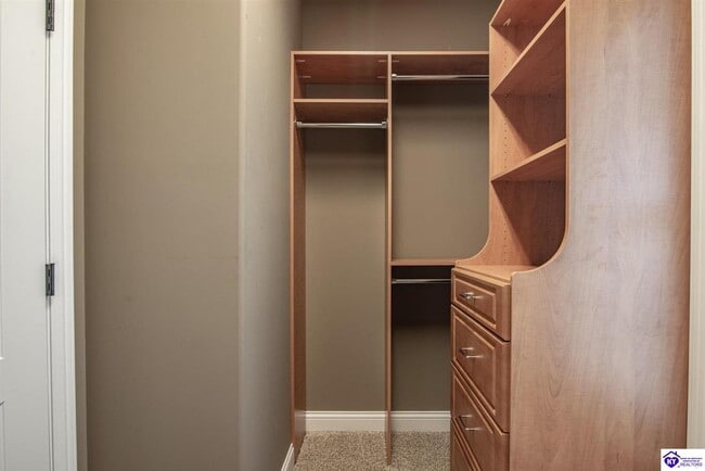 Building Photo - 120 Calumet Loop