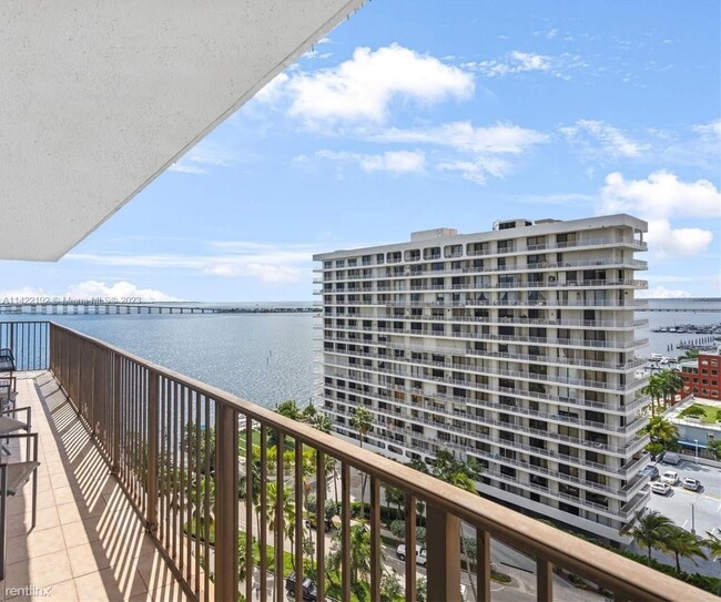 Building Photo - 3 br, 3 bath Condo - 1450 Brickell Bay Dr ...