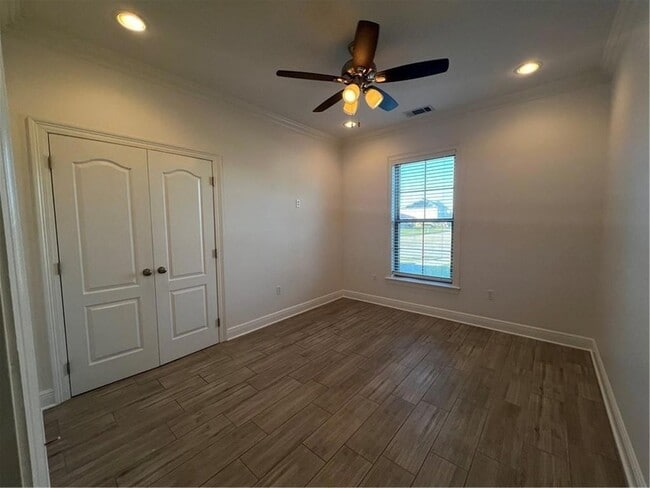 Building Photo - 2148 Pirate Dr