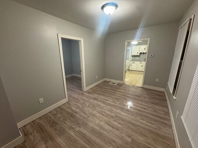 Building Photo - 7602 Wentworth Ave