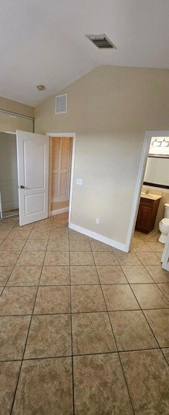 Building Photo - 4915 Springfield St