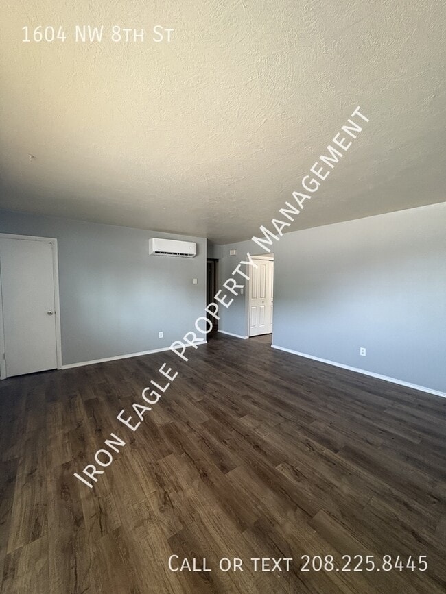 Building Photo - 1604 8th St NW