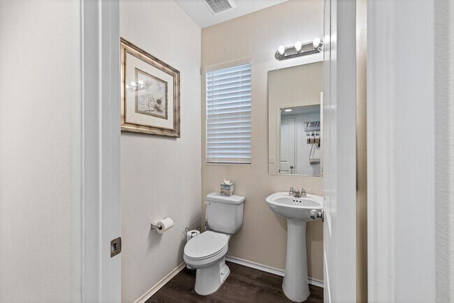 Building Photo - NEWER 3BD/2.5BA Home in desired Main Ranch Development in El Cajon!