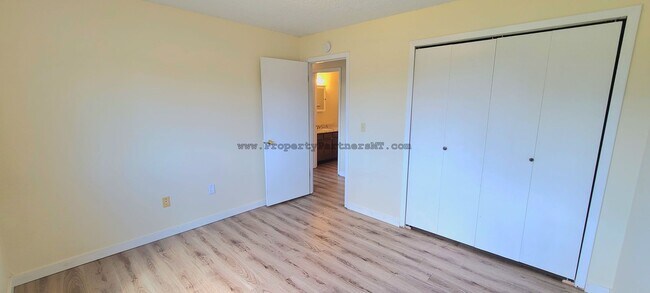 Building Photo - 413 S 20th Ave