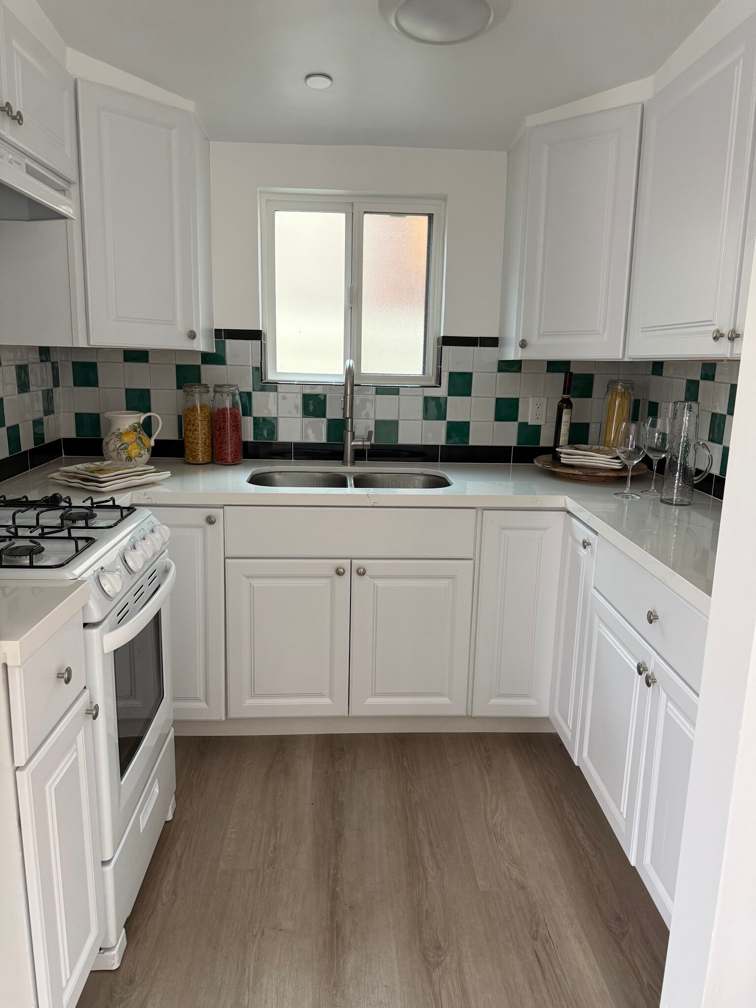 Building Photo - 3059 Sycamore Ave