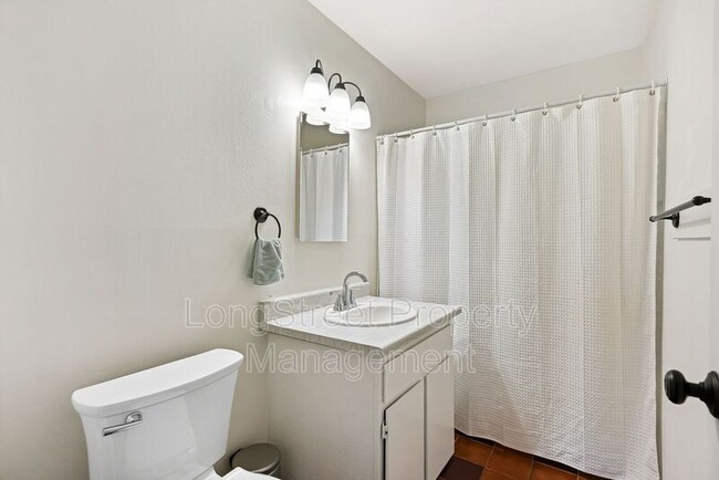 Building Photo - 3517 SE 67th Ave