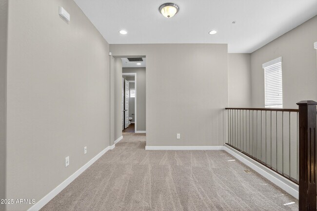 Building Photo - 2350 W Gloria Ln