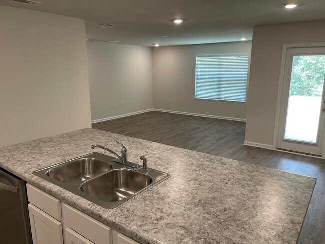 Building Photo - 6461 Slabinski Ln