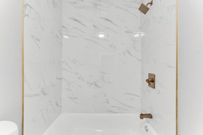 Building Photo - 1727 S 58th St