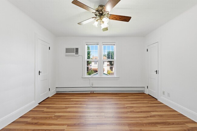 Building Photo - 1404 79th St